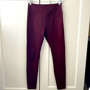 Vuori leggings women’s size small burgundy